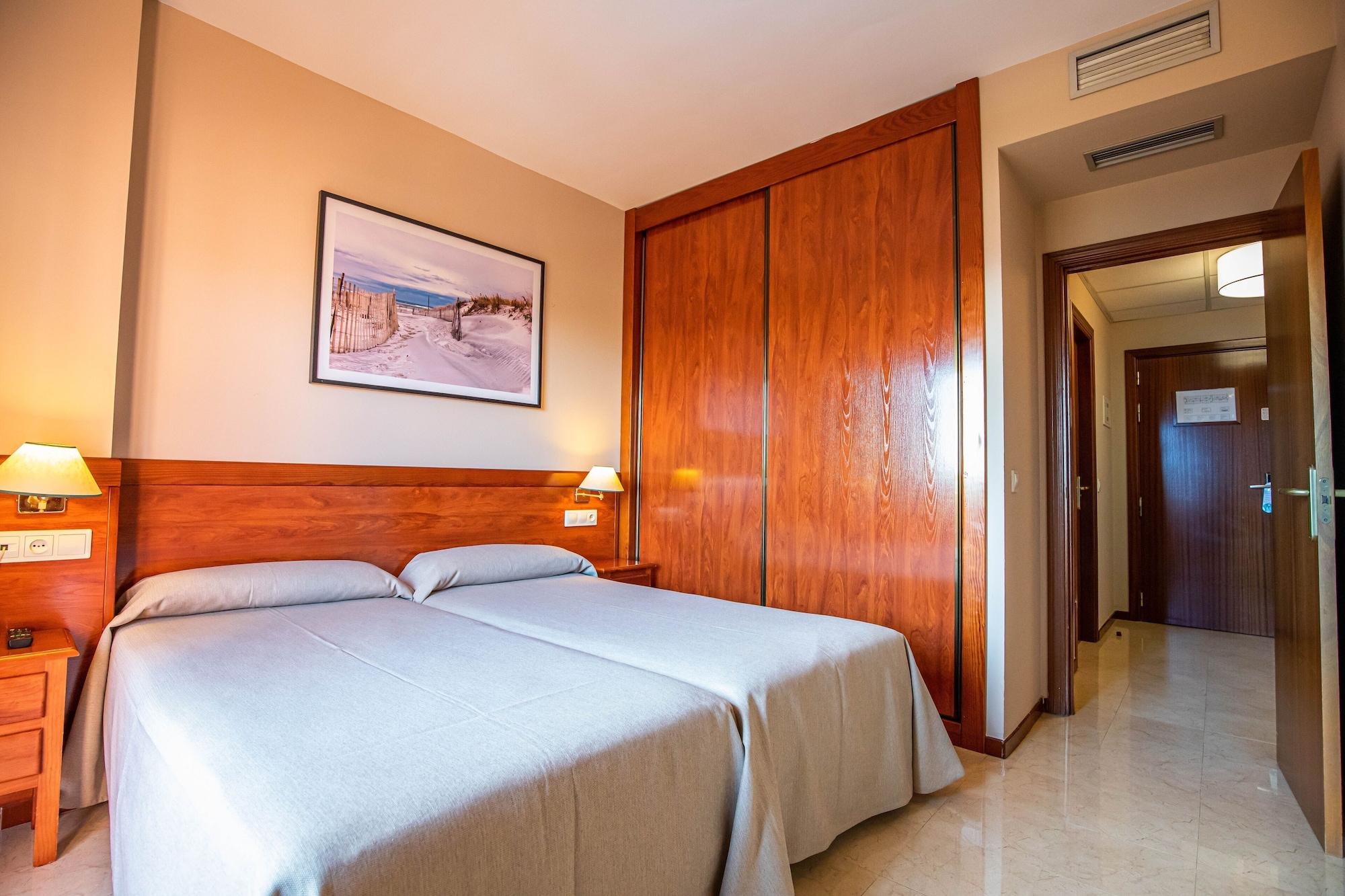 Ilunion Miramar Huoneistohotelli 3*