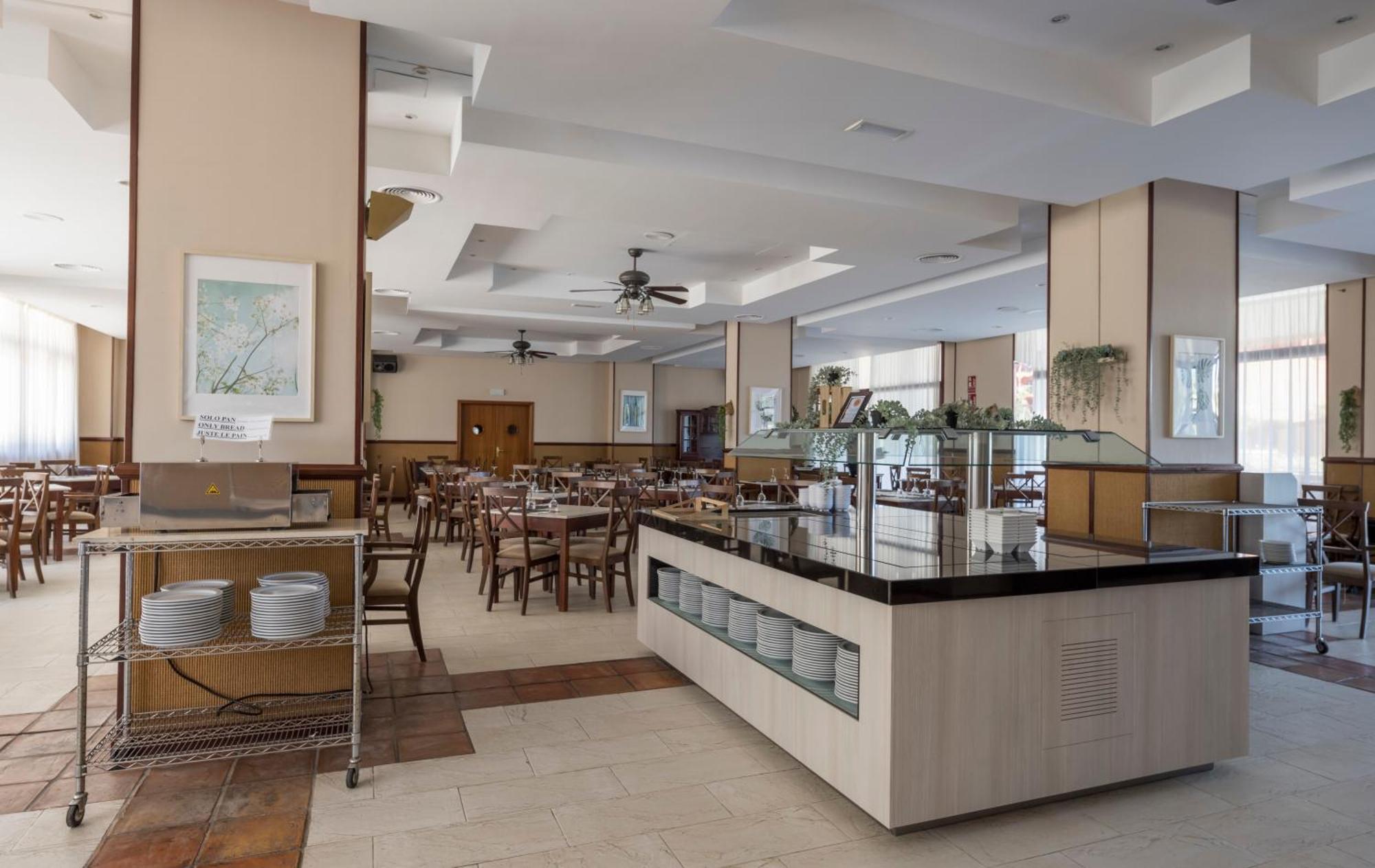 Ilunion Miramar Huoneistohotelli Fuengirola